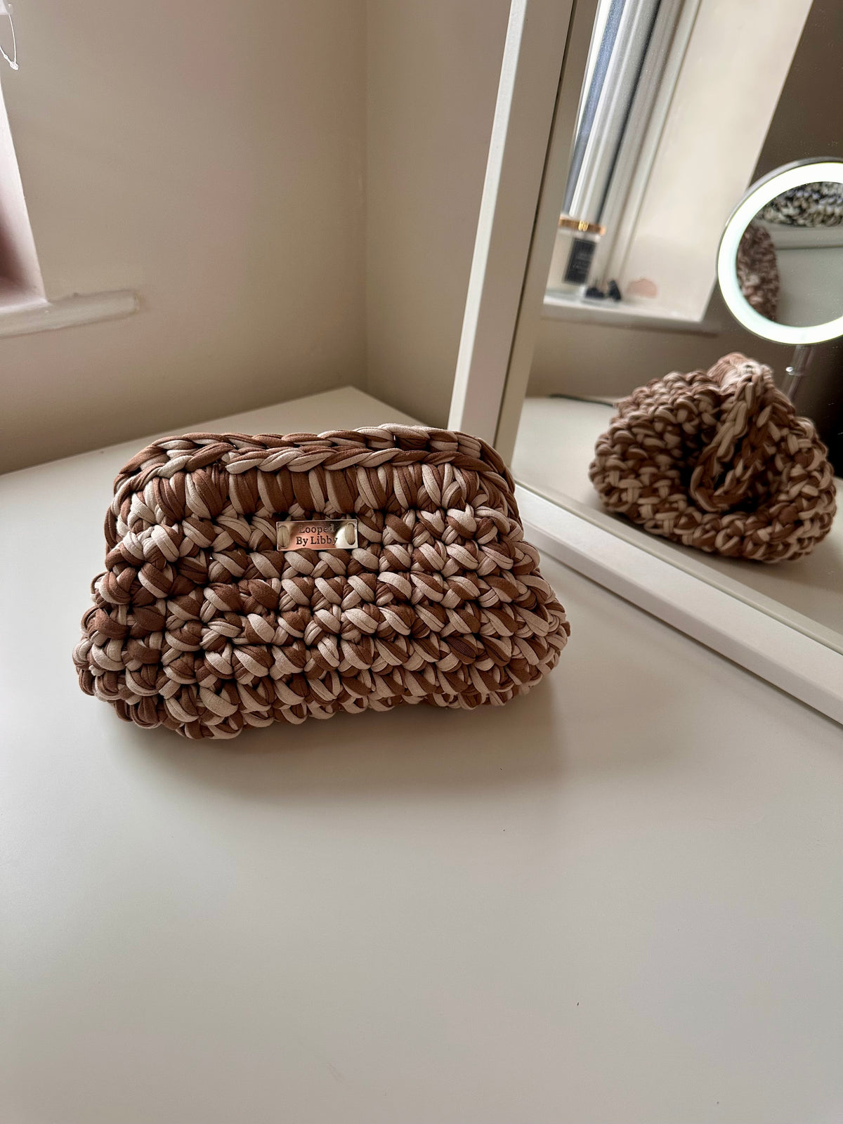 Chestnut clutch