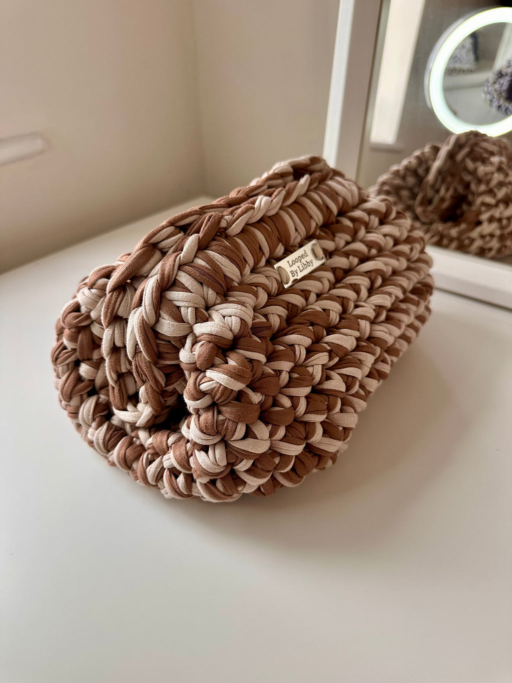 Chestnut clutch